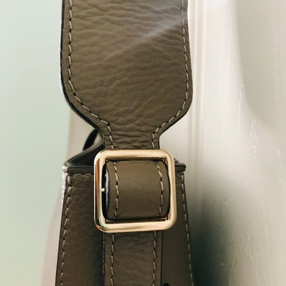Allisandro Mari, Seychellas, Cross-body, Purse.taupe/sand color.  Leather Italy. - Picture 3 of 10